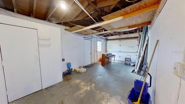 Building Photo - 6374 Hampton Dr N