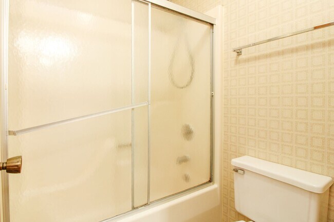 Building Photo - 1812 Sunrise Dr