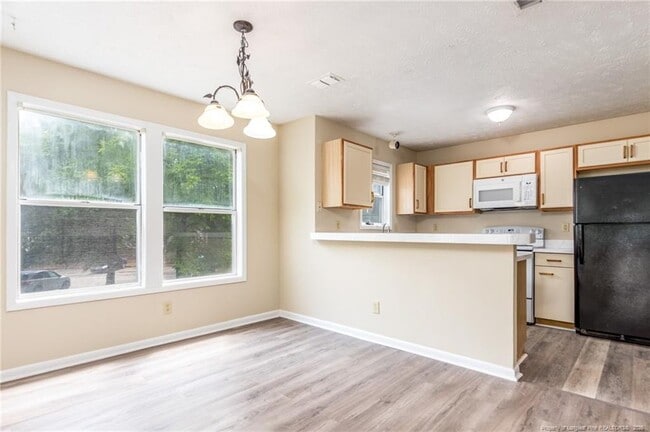 Building Photo - 1018 Wood Creek Dr