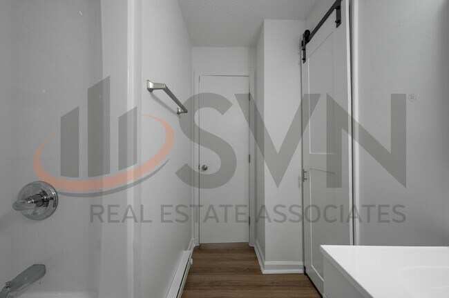 Building Photo - Enjoy Modern Living in This Beautifully Updated 3BR, 1.5BA Durham Home!