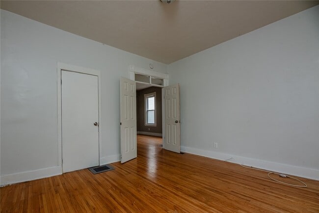 Building Photo - 144 Adams St