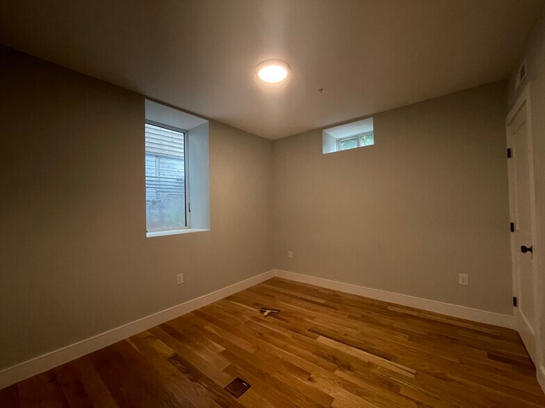 Building Photo - 211 Boylston St