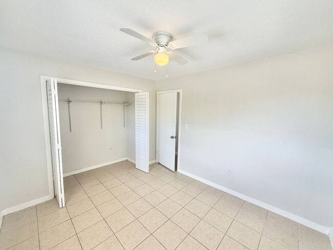 Building Photo - RFR (543 103rd Ave)