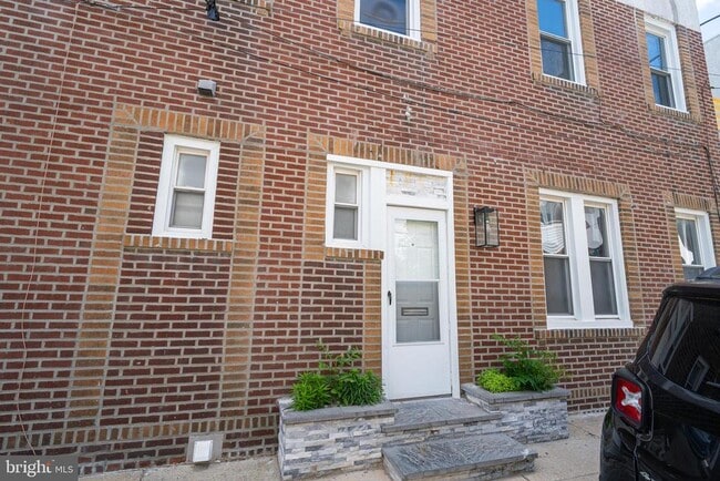 Building Photo - 2410 Wharton St
