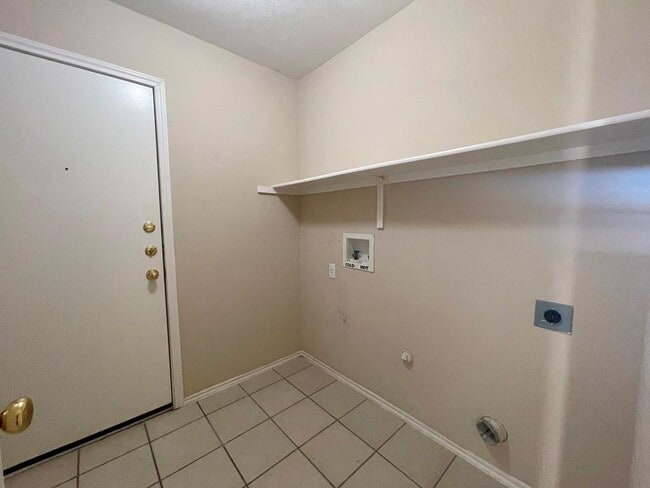 Building Photo - 209 Katy B Ln