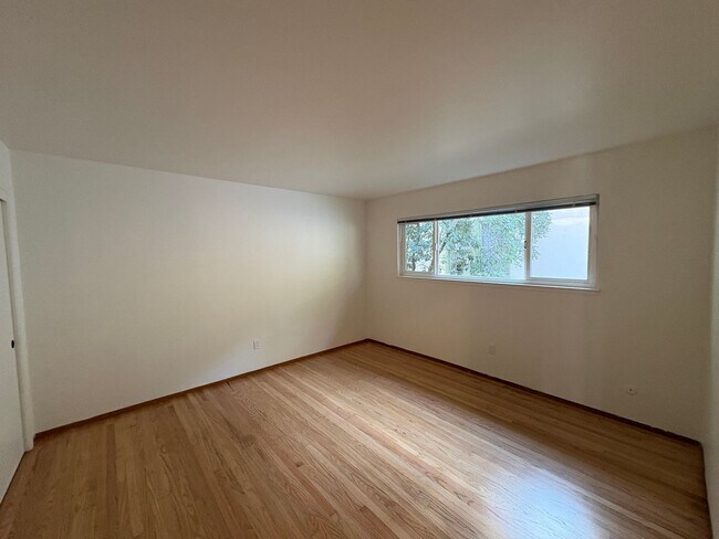 Building Photo - 537fst