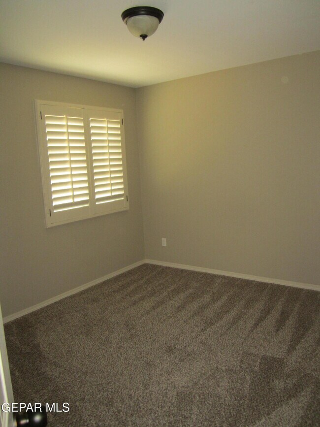 Building Photo - 477 Prime Desert Dr