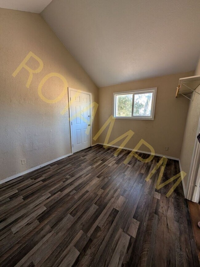 Building Photo - 525 Jefferson St