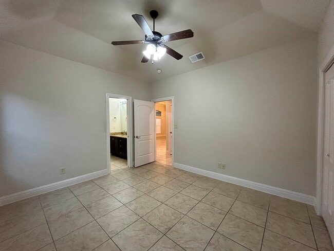 Building Photo - 3335 Hagen Lp