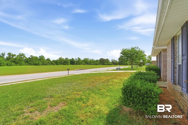 Building Photo - 9841 Watkins Dr