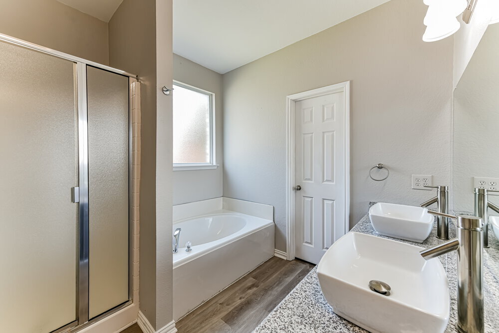 Building Photo - 5621 Starwood Ct