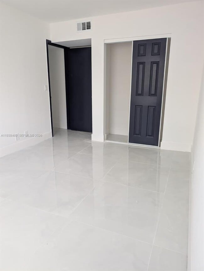 Building Photo - 301 SW 86th Ave