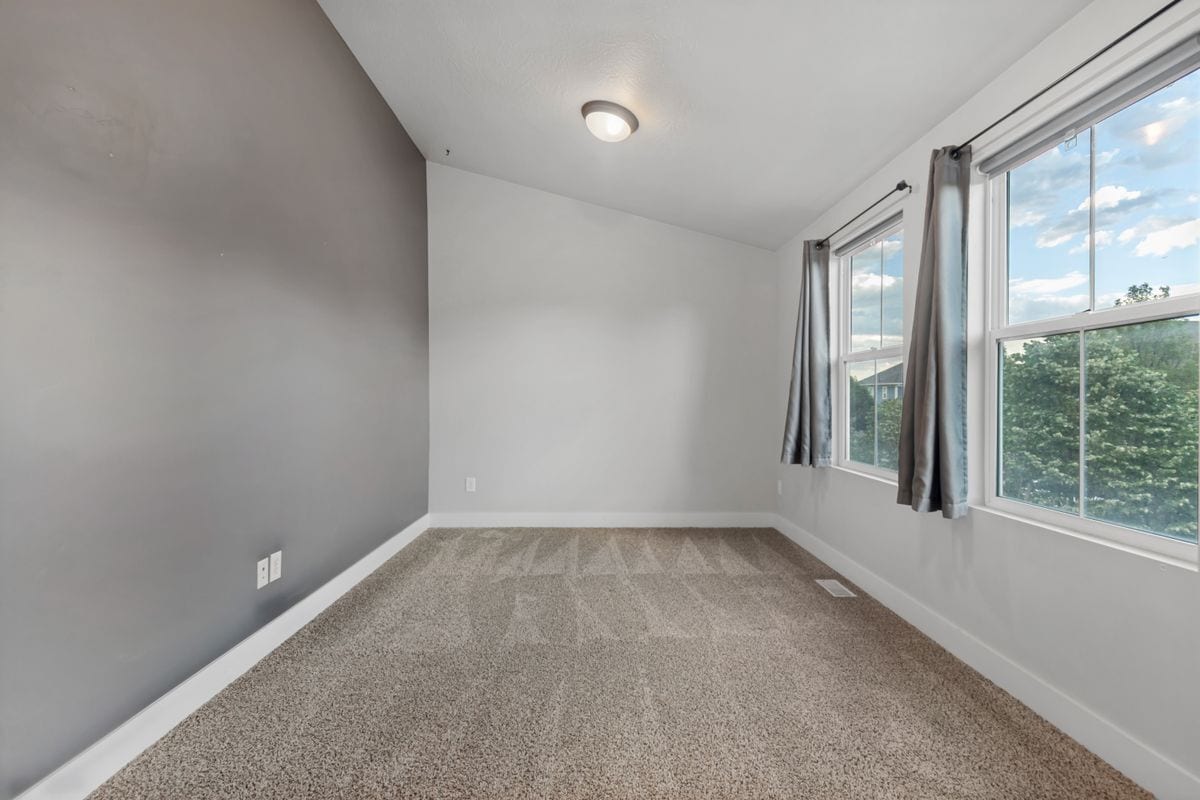 Building Photo - 10634 Topview Rd
