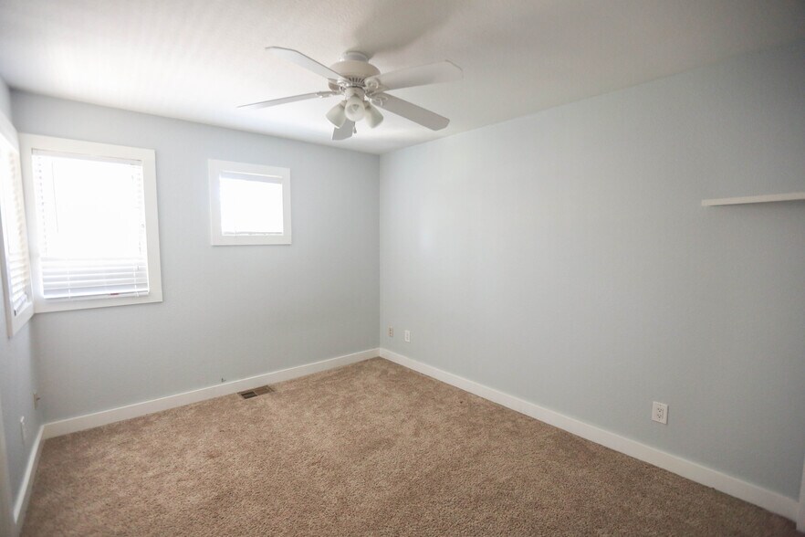 Guest master bedroom - 277 Hidden Creek Ct
