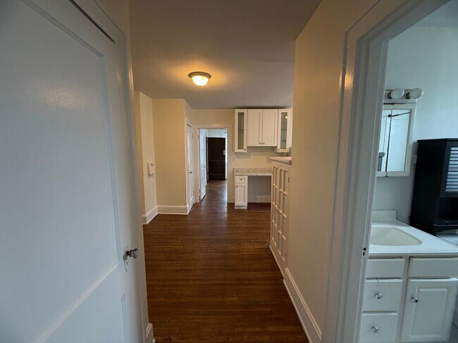 Building Photo - 6611 Kennedy Ave