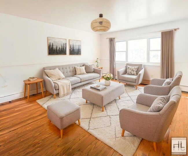 Building Photo - 2722 Mickle Ave