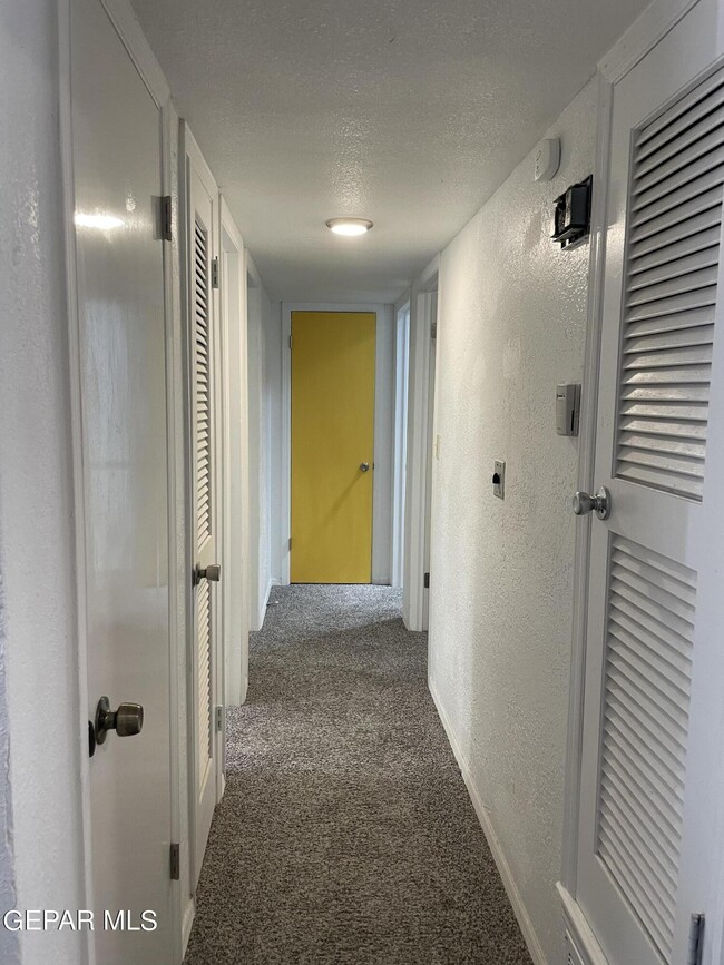 Building Photo - 10604 Fieldrock Ct