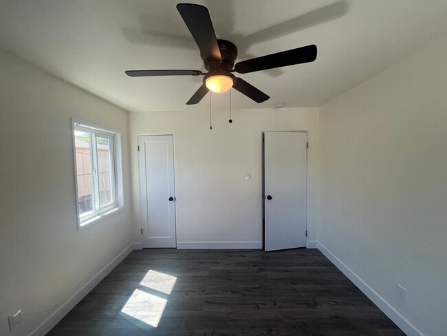 Building Photo - 406 Niles Ave