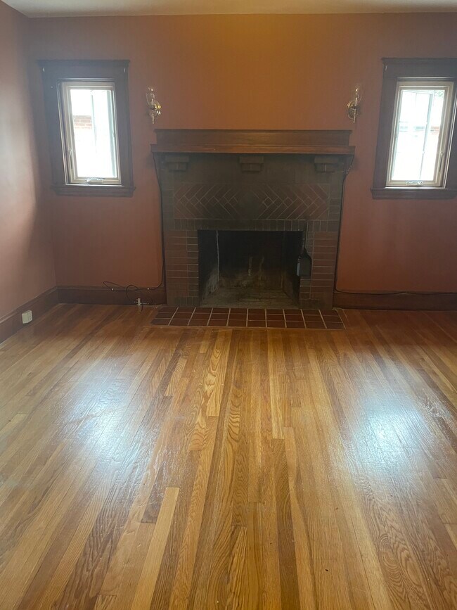 Building Photo - 202 High St