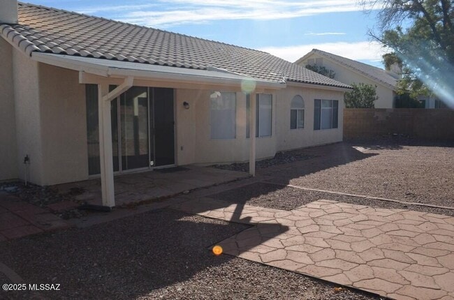 Building Photo - 942 S Suncove Dr