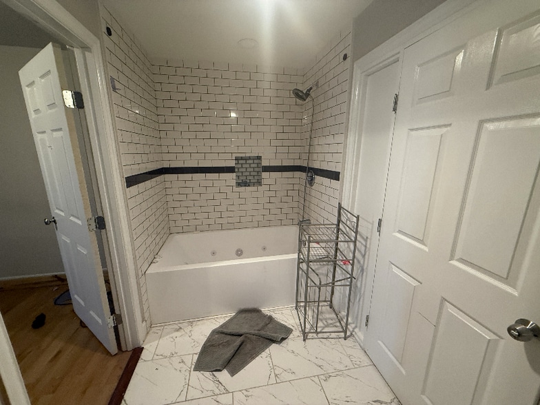 Building Photo - 801 Pecan St