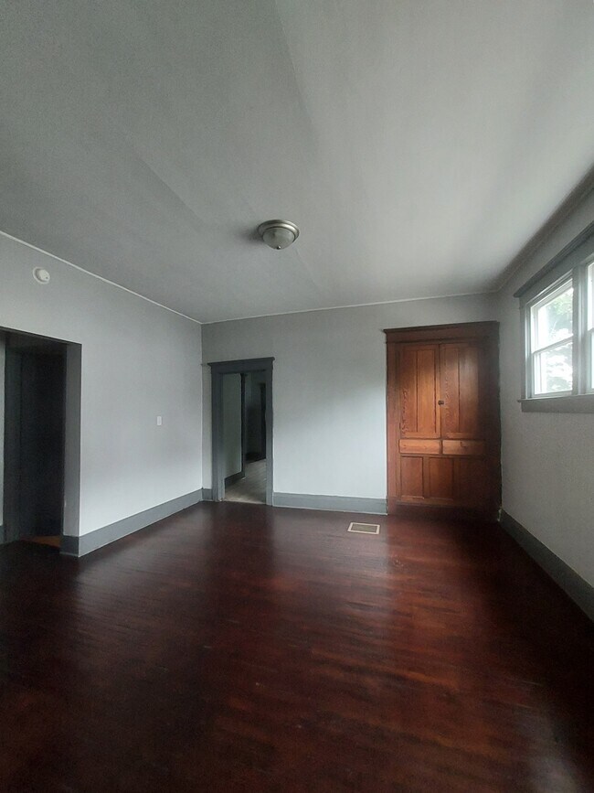 Building Photo - 279 Hudson Ave