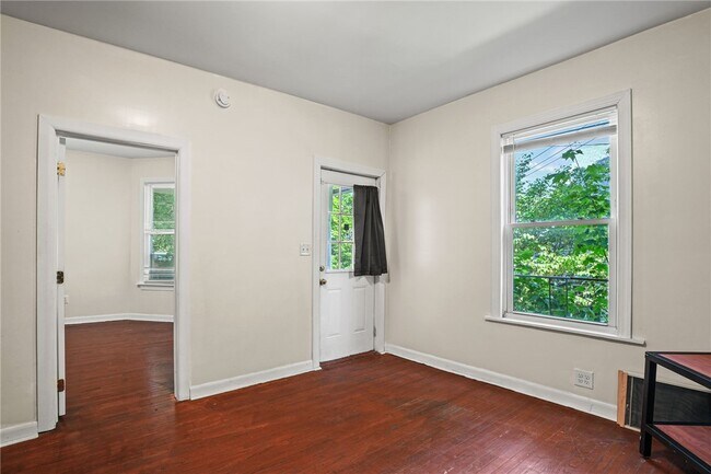 Building Photo - 407 S Aurora St