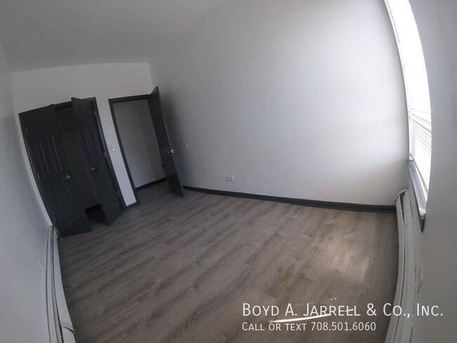 Building Photo - 68 E 57th St