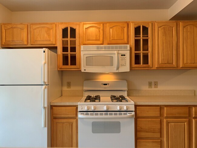 Building Photo - Woodland Hills Townhomes