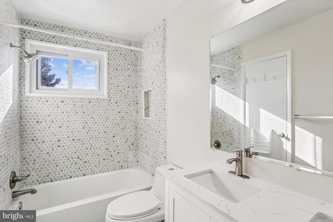 Building Photo - 4106 Ferrara Dr