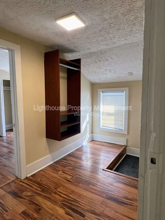 Building Photo - 219 E North St