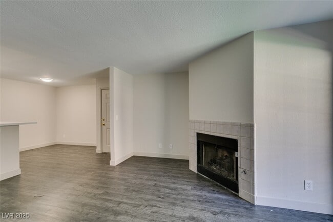Building Photo - 2200 S Fort Apache Rd