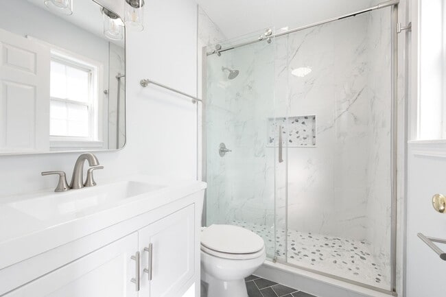 Building Photo - 5 Rash Rd