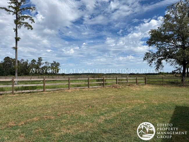 Building Photo - Remodeled Country Home with Privacy, Stora...