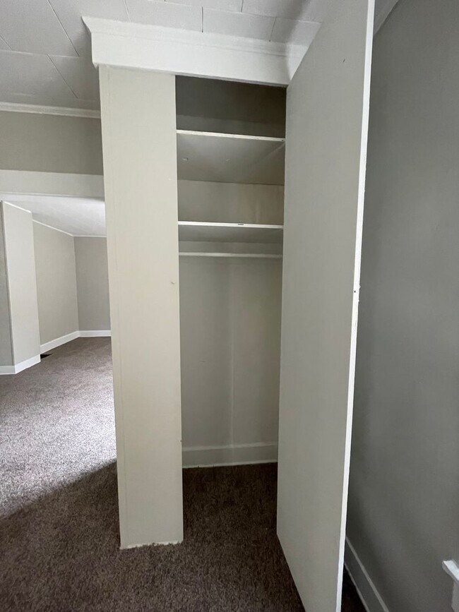 Building Photo - 1428 Grove St