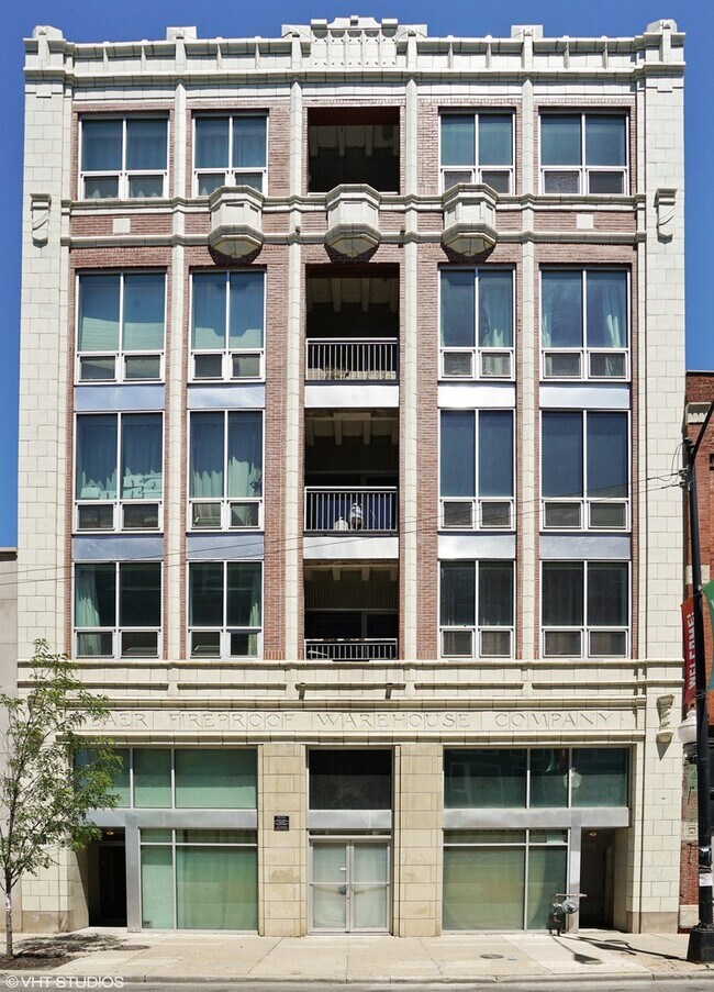Primary Photo - 1927 N Milwaukee Ave