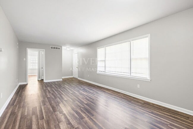 Building Photo - 3240 Boxdale St