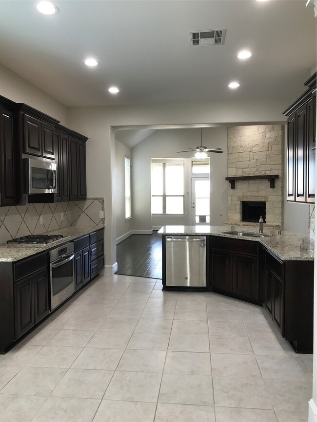 Building Photo - 2226 Falcon Brook Dr