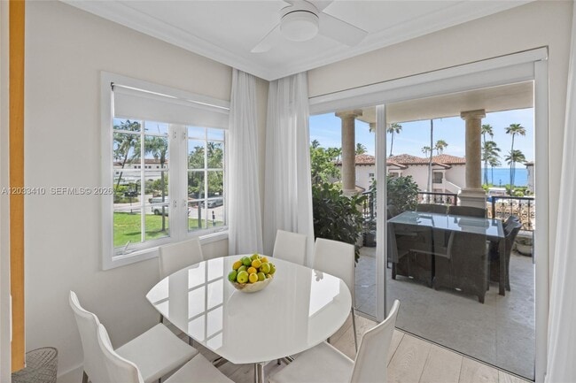 Building Photo - 19122 Fisher Island Dr