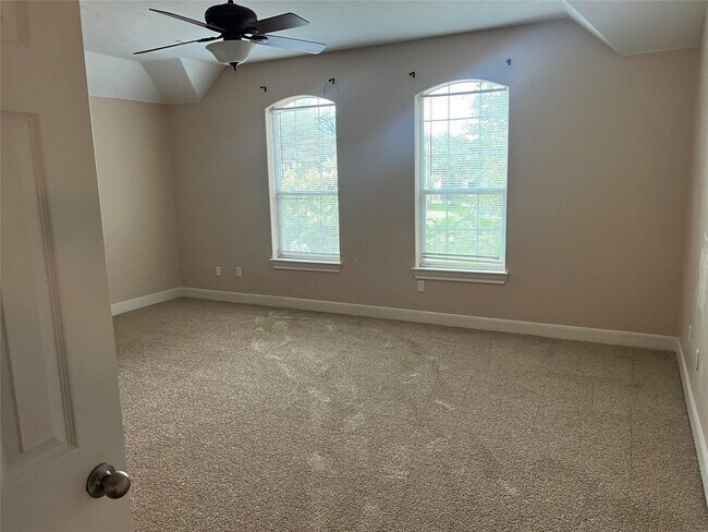 Building Photo - 16907 Coronado Springs Dr