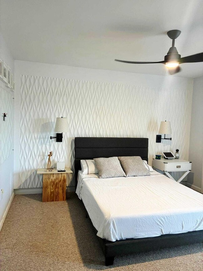 Building Photo - 4863 Via Palm Lakes