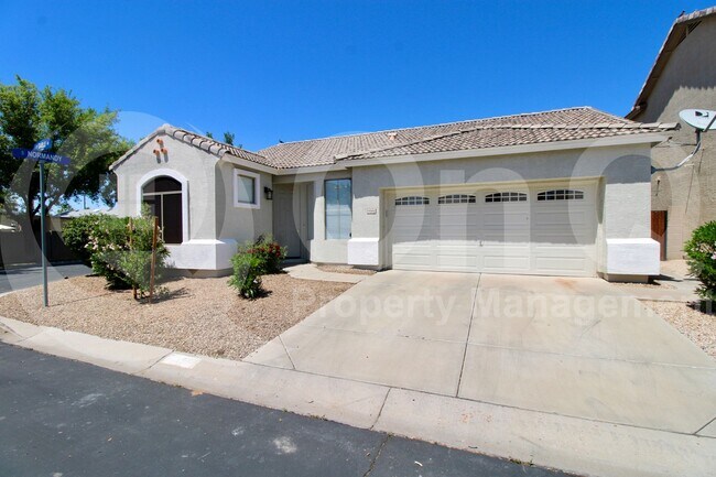Primary Photo - 9006 E Gable Ave