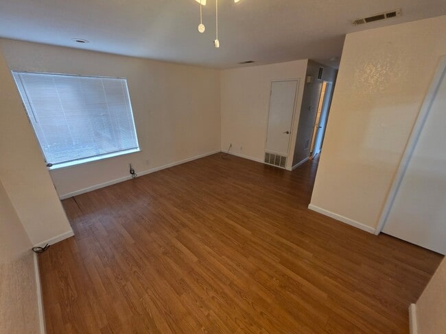 Building Photo - 1973 Bonifacio St