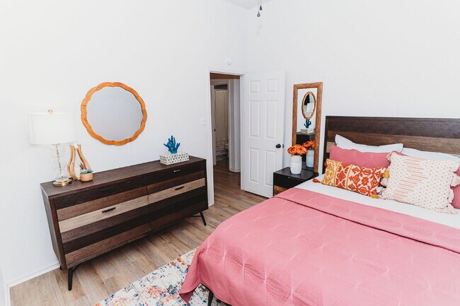 Building Photo - "Well-maintained 4-Bedroom Gem with 2 Full Baths and a Fireplace in Desirable Harker Heights Neig...