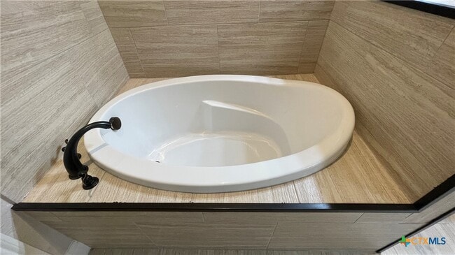 Building Photo - 6201 Morganite Ln