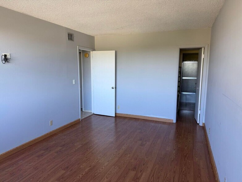 Building Photo - 505 Spencer Dr