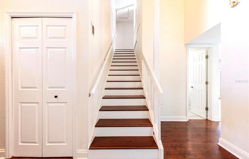 Building Photo - 1599 Brae-Moor Ln