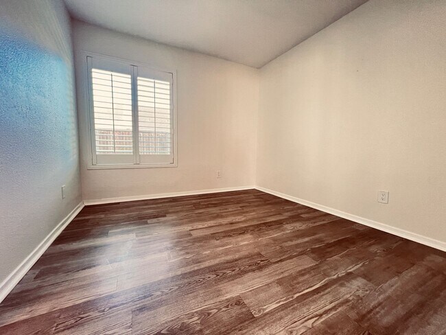 Building Photo - Oceanside Rancho Del Oro 4 Bedroom 3 Bath Home