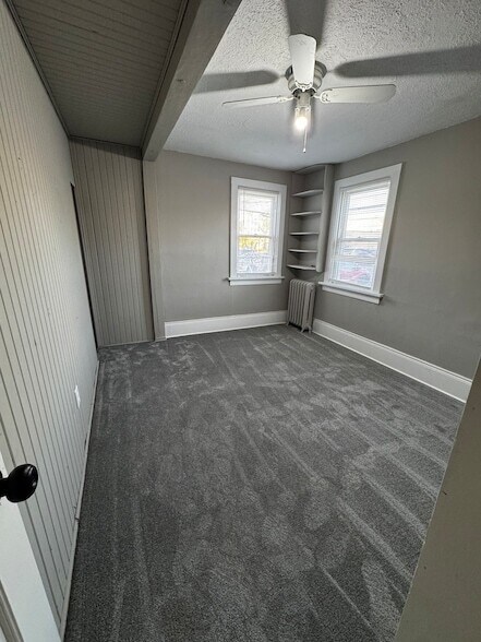 Building Photo - 1488 E Thacker St