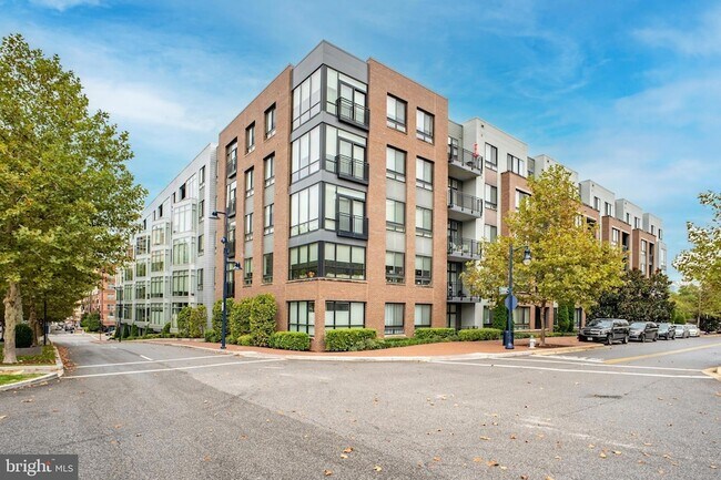 Building Photo - 145 Riverhaven Dr